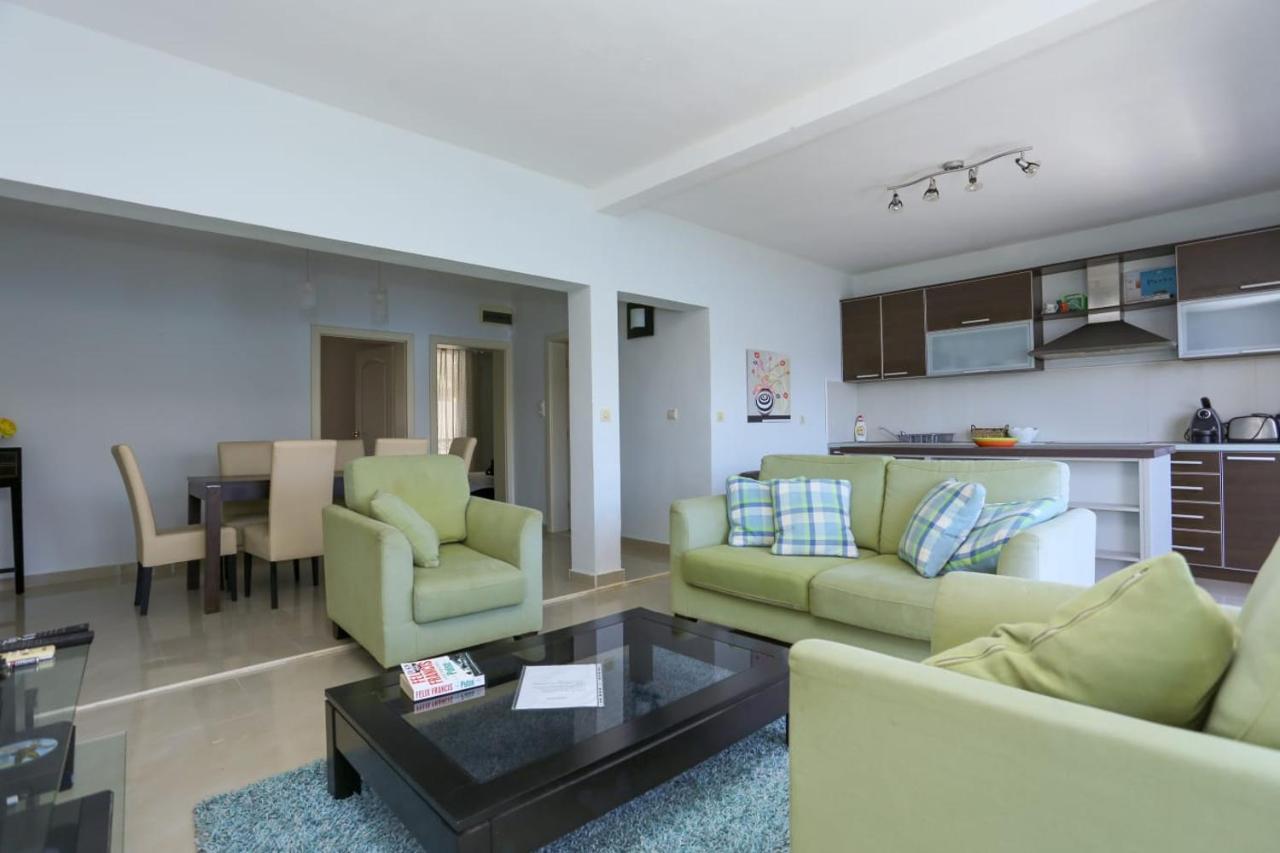 Mountain Bay Views Apartments Njivice Exterior foto